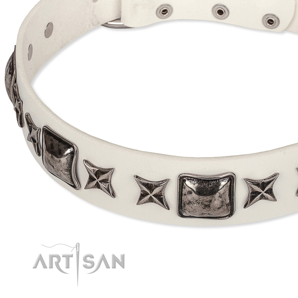 Dog-friendly white leather dog collar